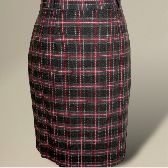 Vintage Liz Claiborne Plaid Wool Pencil Skirt Preppy Charcoal Red Blue Size 8P - Picture 11 of 11